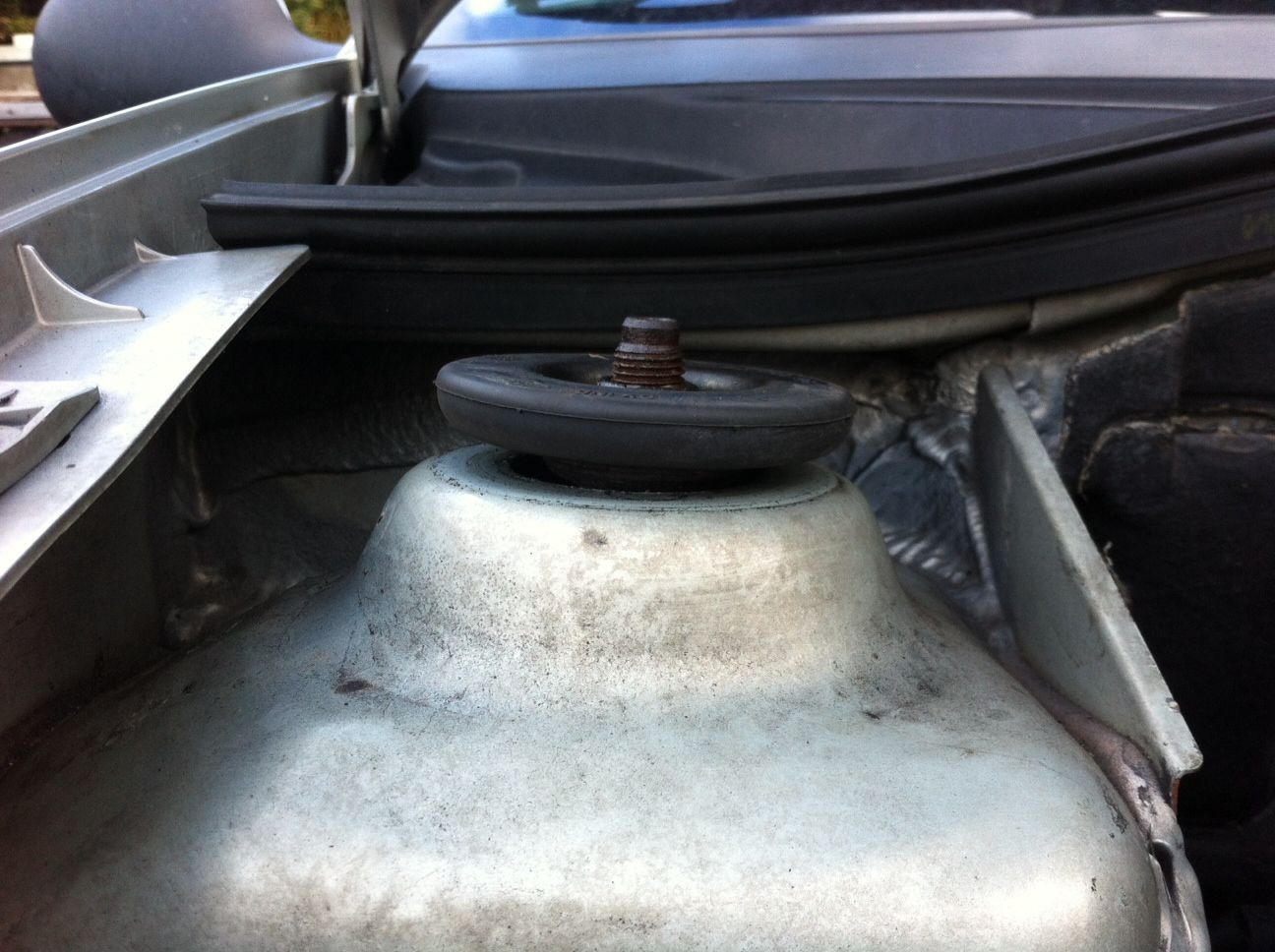 Clio dCi strut top mount play Independent Renault Forums